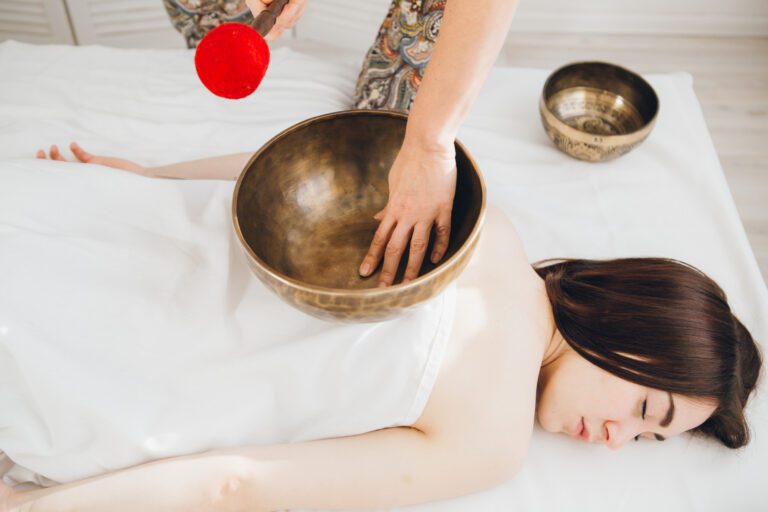 Trải Nghiệm Trị Liệu Âm Thanh Bằng Chuông Xoay Himalaya