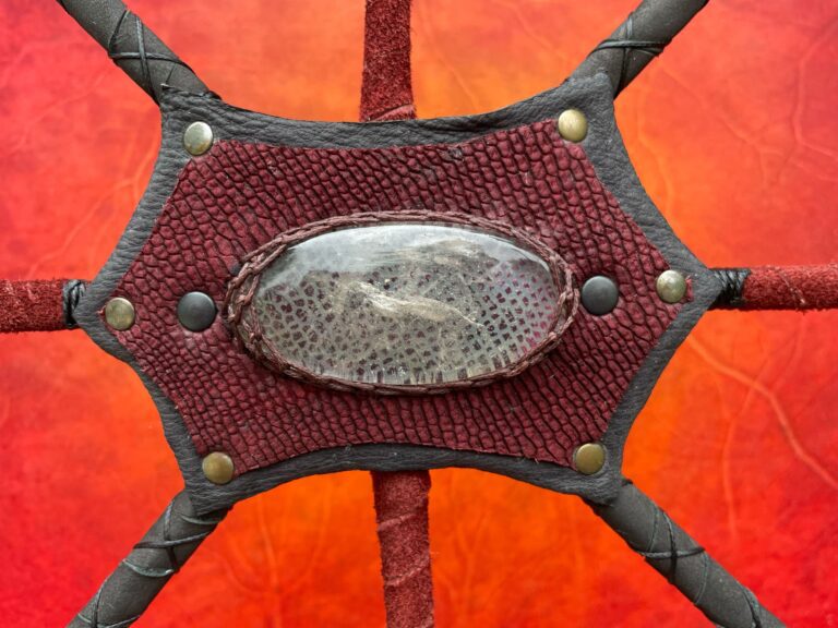 Trống Shaman 56cm Xanh Lá – Da Dê – Đính Đá Thạch Anh Trắng