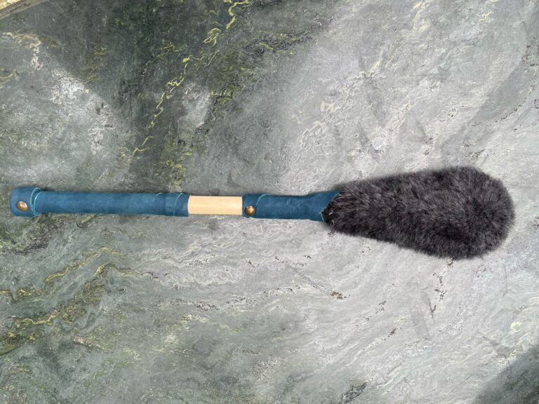 Trống Shaman 56cm Xanh Lá – Da Dê – Đính Đá Thạch Anh Trắng