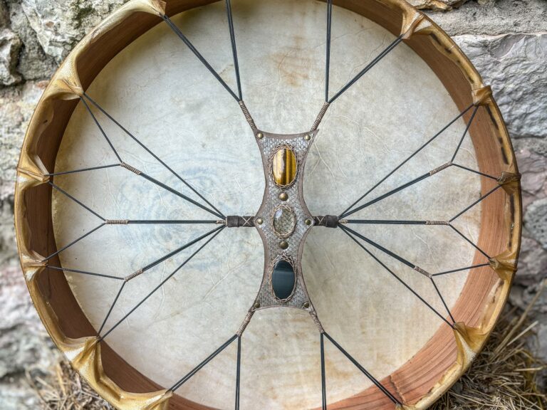 Trống khung tay phong cách cổ điển.