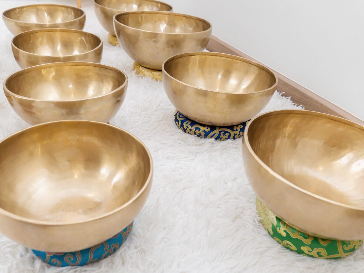 DSC06809 Bộ Chuông Xoay Himalaya 11 Chiếc – Sự Kết Hợp Giữa các Trường Phái Vedic, Himalayan và Ngũ Hành