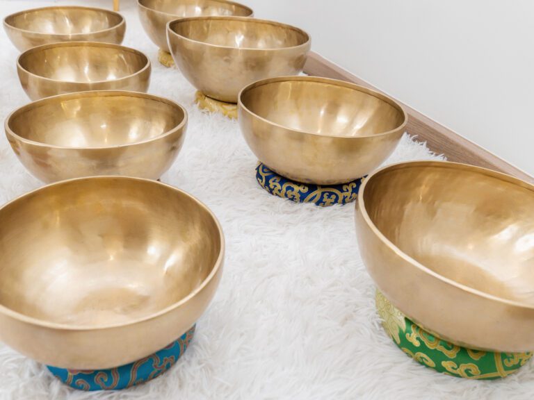 Bộ Chuông Xoay Himalaya 11 Chiếc – Sự Kết Hợp Giữa các Trường Phái Vedic, Himalayan và Ngũ Hành