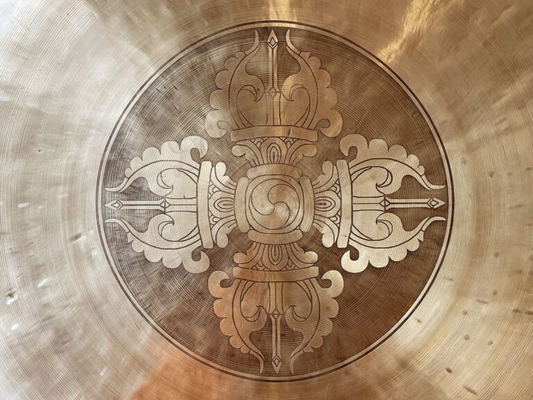 Hoa văn tinh xảo trên mặt trống đồng