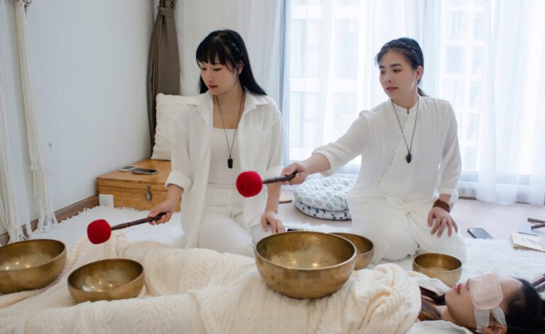 Lễ Trao Bằng Lớp Học Chuông Xoay Himalaya 04/08/2024 28 z6312928574190 14d0f71e2fc8bc854c95f9341cf43785