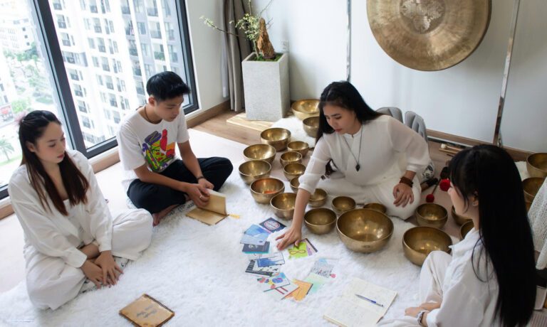 Lễ Trao Bằng Lớp Học Chuông Xoay Himalaya 04/08/2024 6 z6312929016977 2b284898b3fb13d0f79a0e3546a29e59