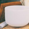 11-White Frosted Crystal Singing Bowl 01 Chuông thạch anh 11 inch Màu Trắng (White Frosted) CDEFGAB