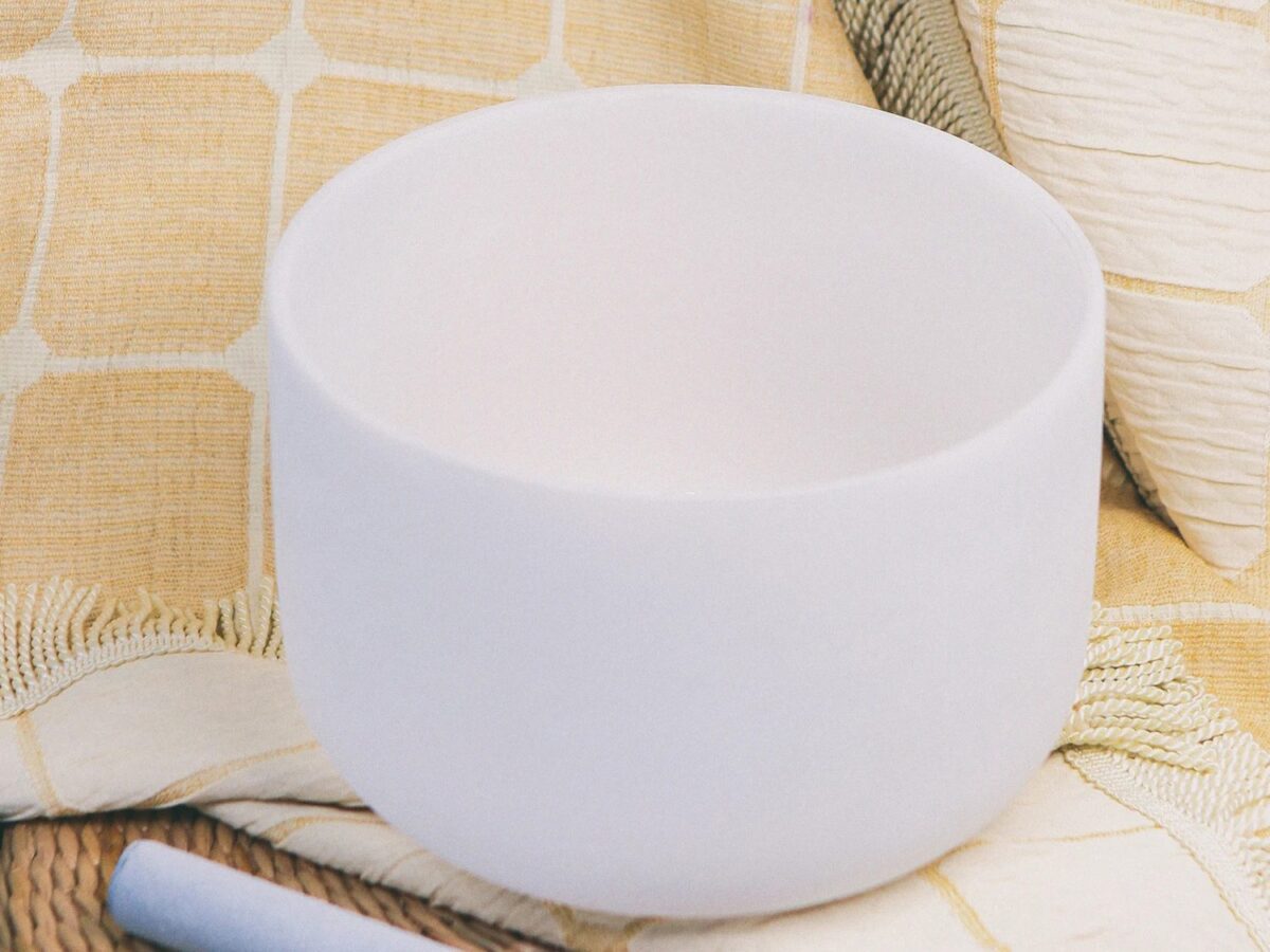 11-White Frosted Crystal Singing Bowl 02 Chuông thạch anh 11 inch Màu Trắng (White Frosted) CDEFGAB