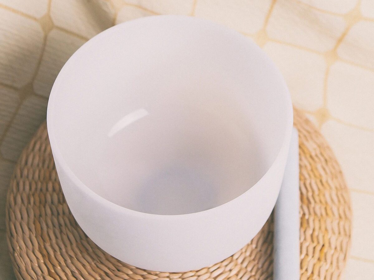 11-White Frosted Crystal Singing Bowl 03 Chuông thạch anh 11 inch Màu Trắng (White Frosted) CDEFGAB