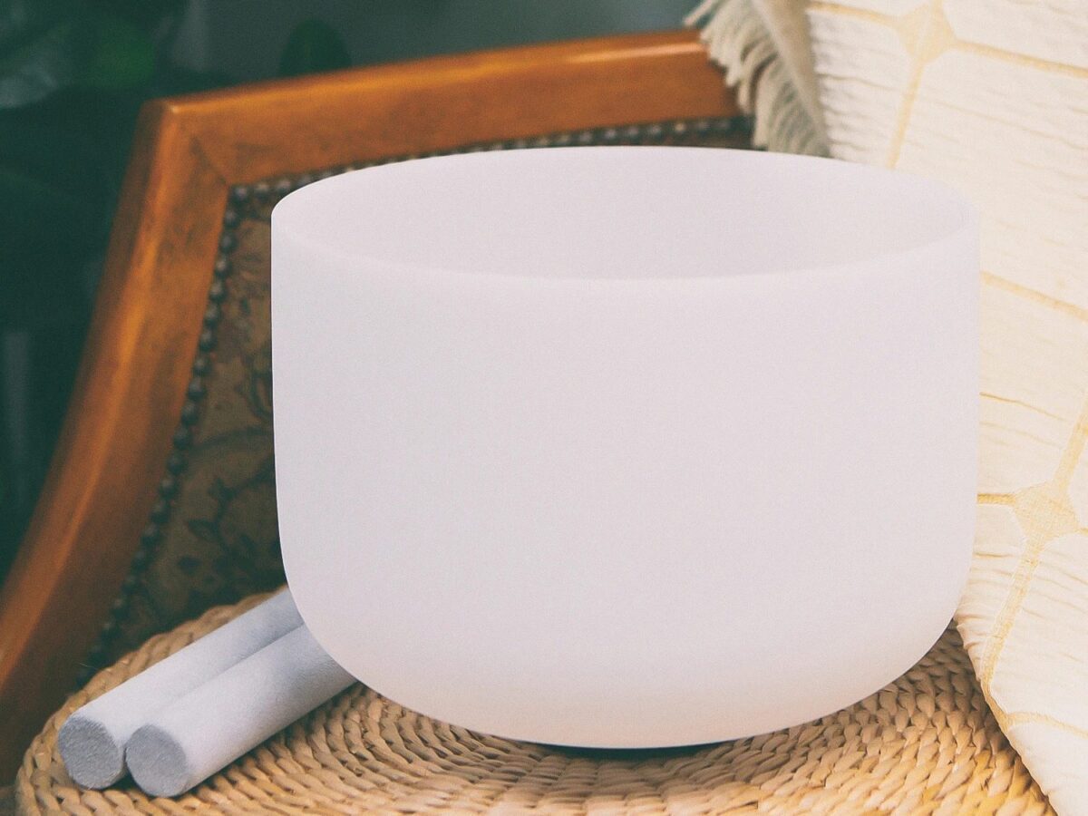 11-White Frosted Crystal Singing Bowl 04 Chuông thạch anh 11 inch Màu Trắng (White Frosted) CDEFGAB