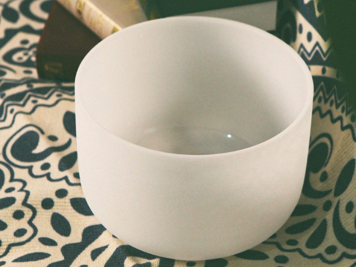 12-White Frosted Crystal Singing Bowl 07 Chuông thạch anh 12 inch Màu Trắng (White Frosted) CDEFGAB