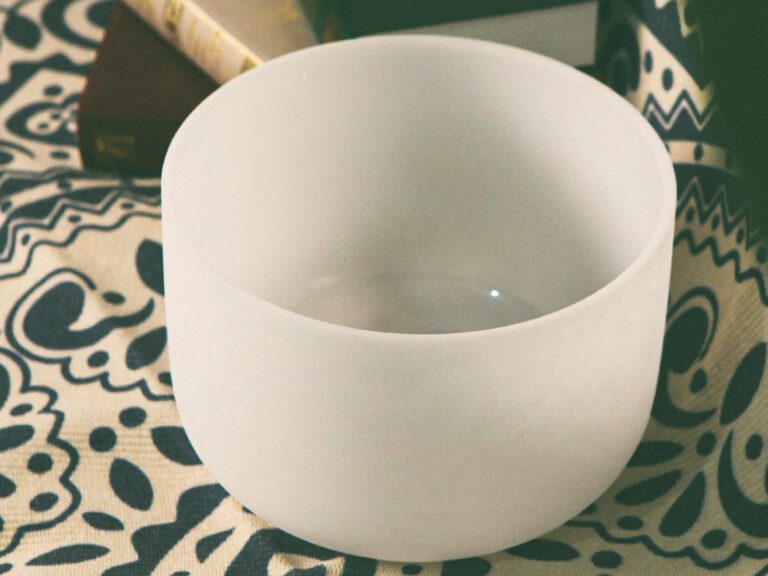 Chuông thạch anh 12 inch Màu Trắng (White Frosted) CDEFGAB