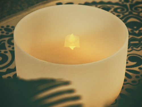 1322 White Frosted Crystal Singing Bowl 02