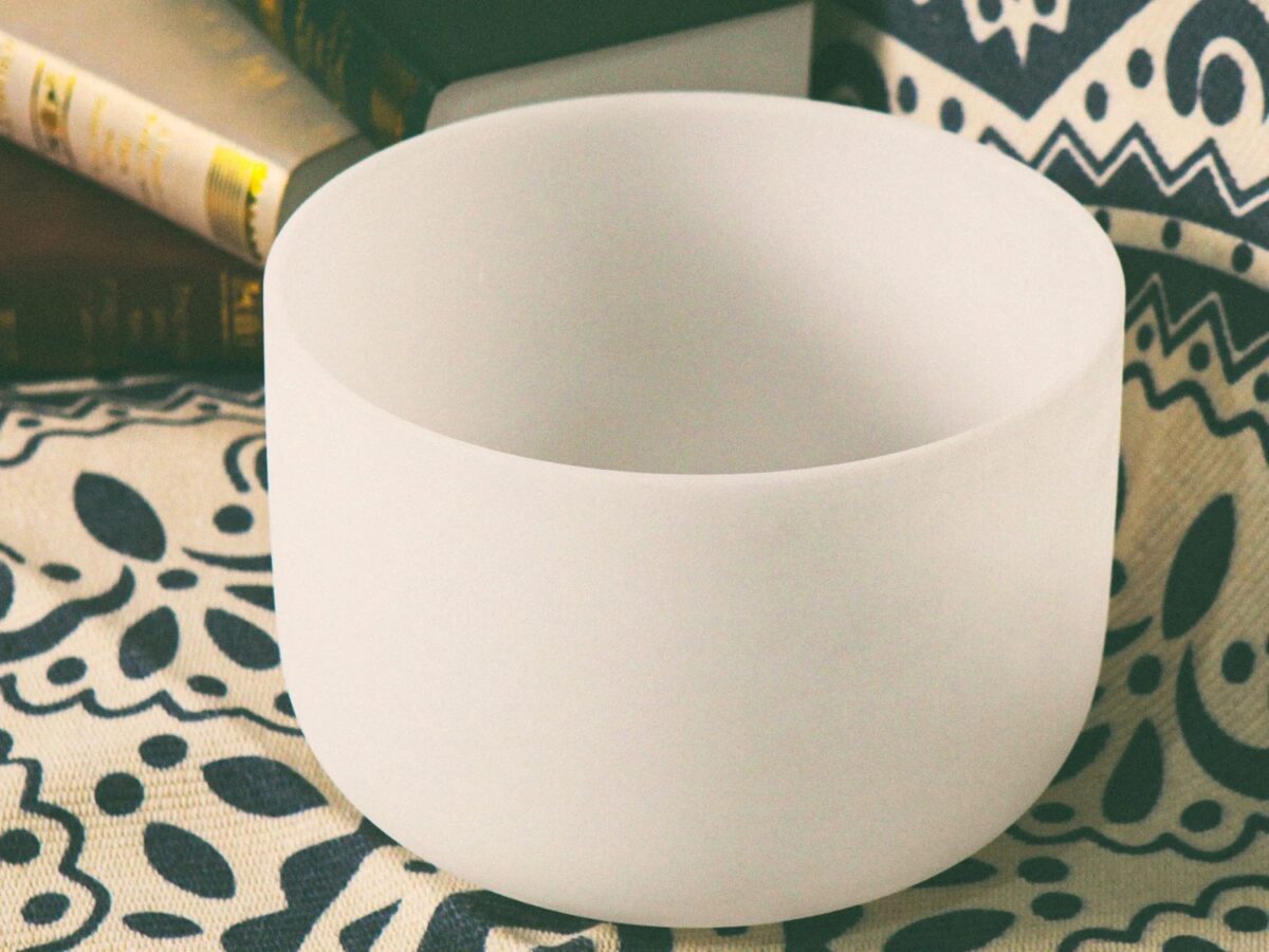 13-White Frosted Crystal Singing Bowl 04 Chuông thạch anh 13 inch Màu Trắng (White Frosted) CDEFGAB