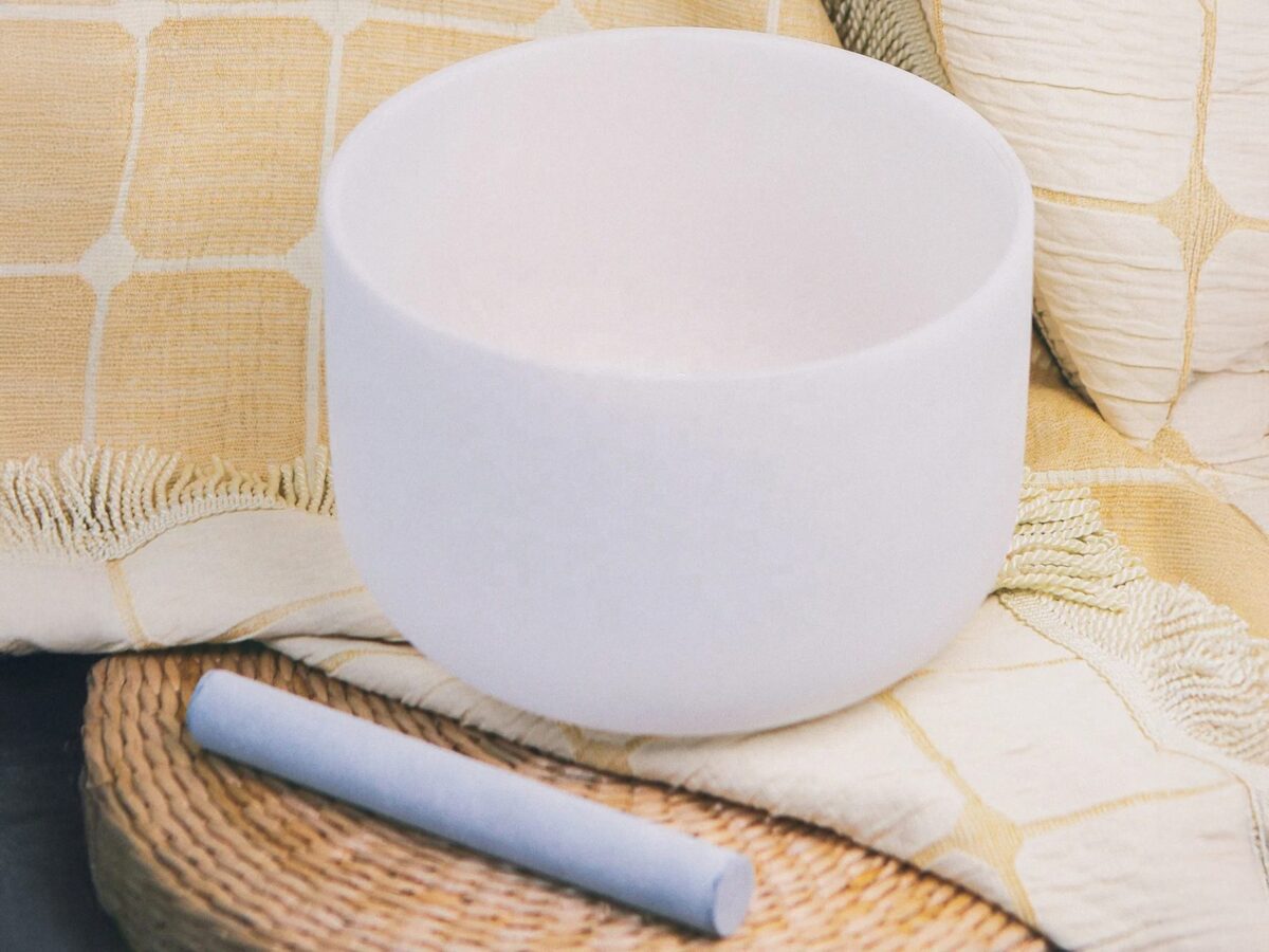 14-White Frosted Crystal Singing Bowl 02 Chuông thạch anh 14 inch Màu Trắng (White Frosted) CDEFGAB