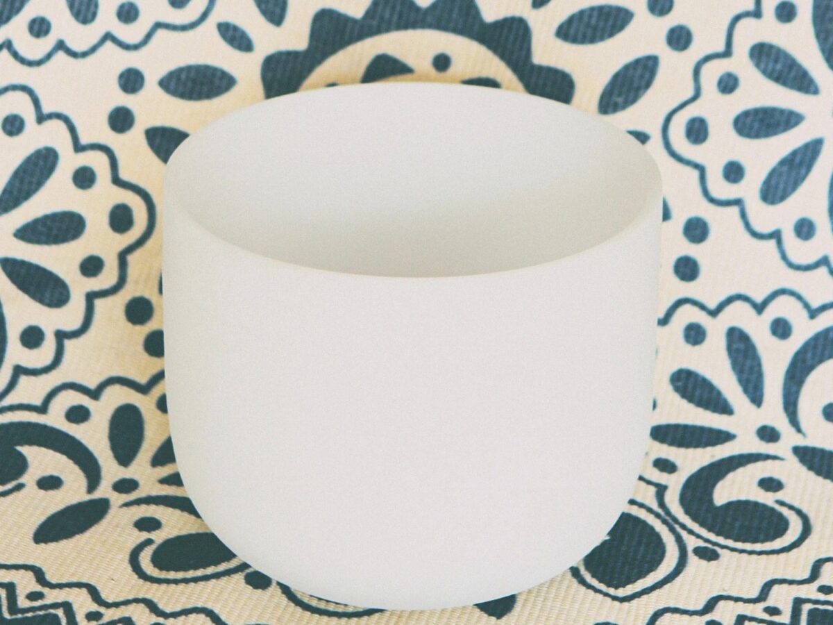 7-White Frosted Crystal Singing Bowl 02 Chuông thạch anh 7 inch Màu Trắng (White Frosted) CDEFGAB
