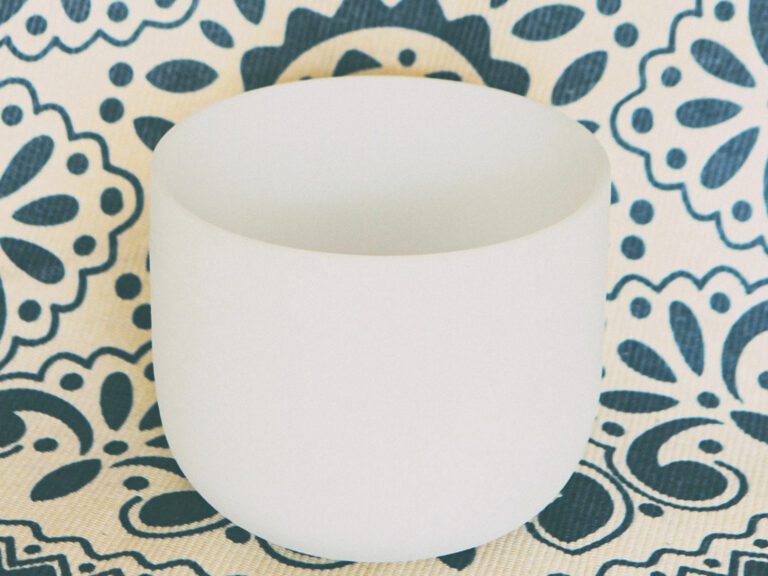 Chuông thạch anh 7 inch Màu Trắng (White Frosted) CDEFGAB