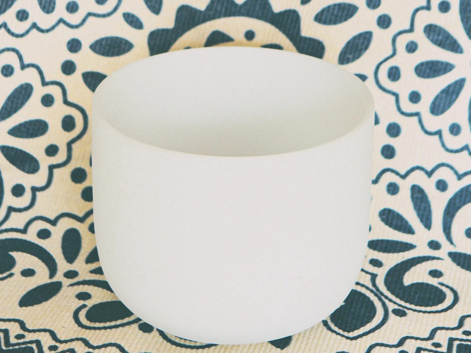 Chuông thạch anh 7 inch Màu Trắng (White Frosted) CDEFGAB