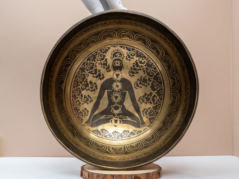 Chuông Xoay Himalaya Vàng Khắc 7 Luân Xa & Chùy Kim Cương kép | C3 | Ø26cm | 1.7kg