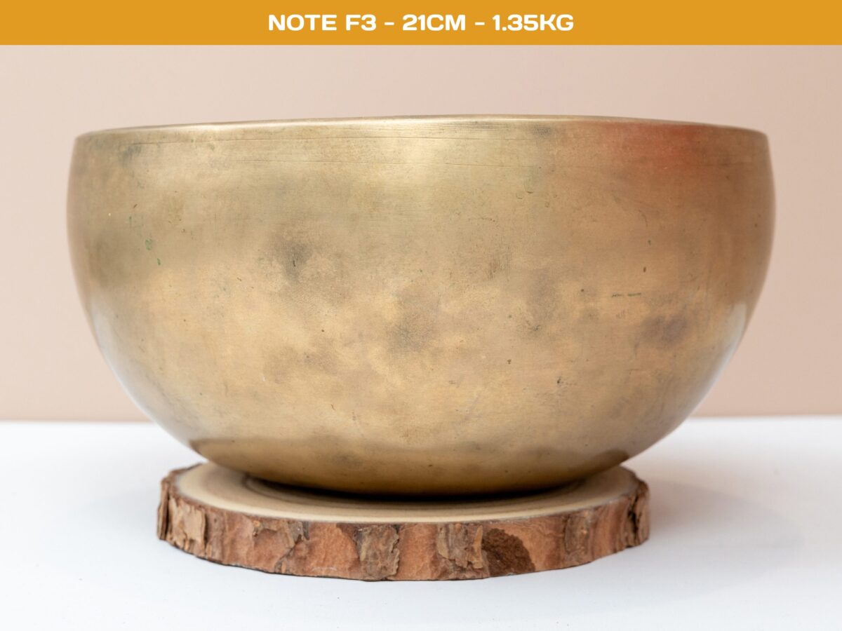 05.02.20260018 Chuông Xoay Himalaya Vàng Trơn Note F3 | Ø21cm | 1.35kg