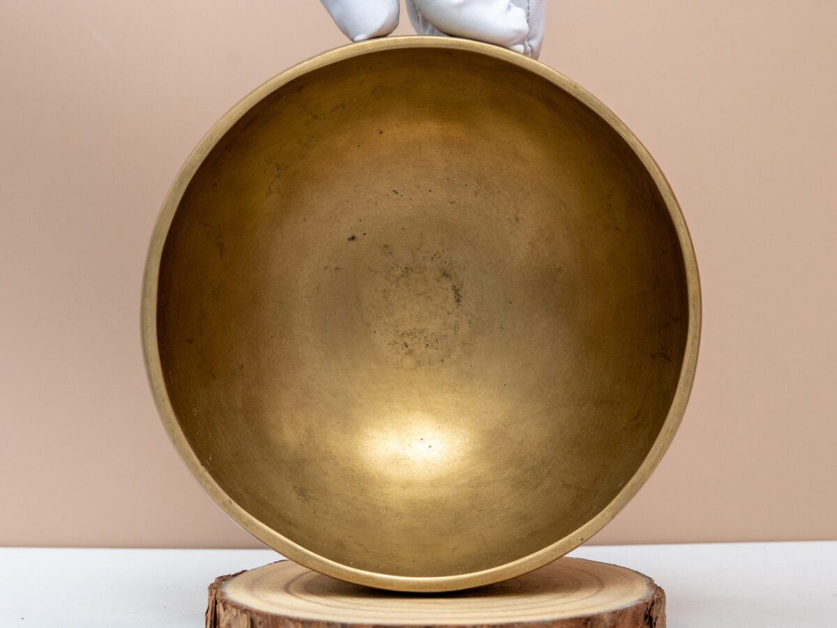 Chuông Xoay Himalaya Vàng Trơn Note D4 | Ø17cm | 0.95kg