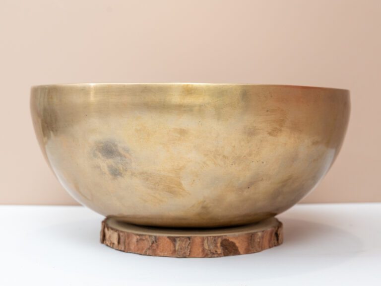 Chuông Xoay Himalaya Vàng Trơn Note D3 | Ø26cm | 2.2kg