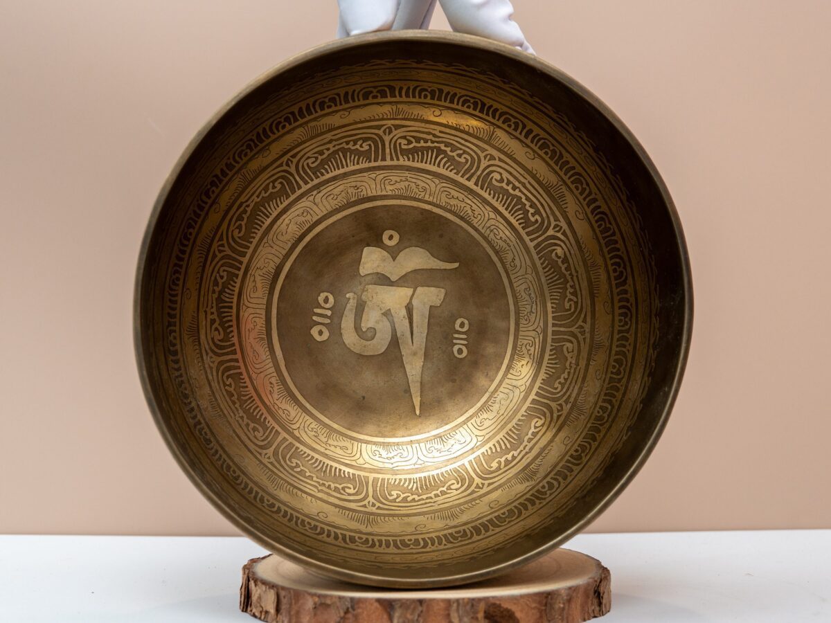 05.02.20260059 Chuông Xoay Himalaya Vàng Khắc Chú Om Mani Padme Hum | E3 | Ø20.5cm | 1.05kg