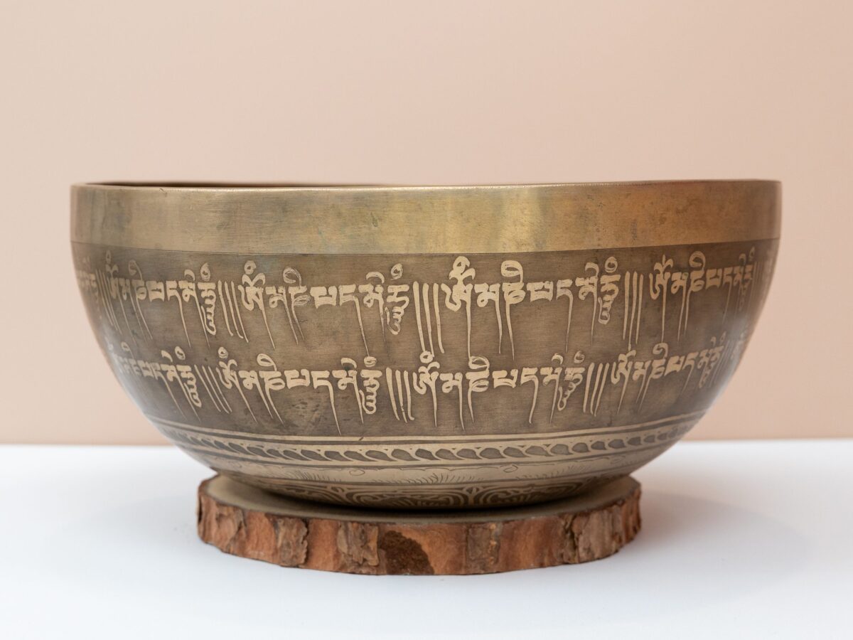 Chuông Xoay Himalaya Vàng Khắc Chú Om Mani Padme Hum | D3# | Ø22.5cm | 1.34kg