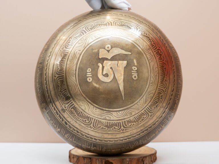 Chuông Xoay Himalaya Vàng Khắc Chú Om Mani Padme Hum | D3# | Ø22.5cm | 1.34kg