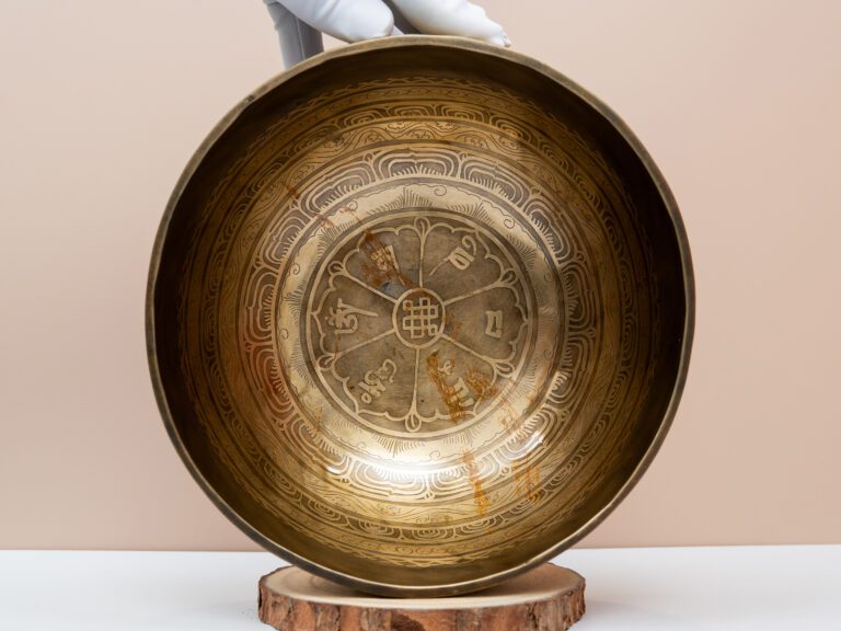 Chuông Xoay Himalaya Vàng Khắc Chú Om Mani Padme Hum | D3 | Ø22cm | 1.25kg