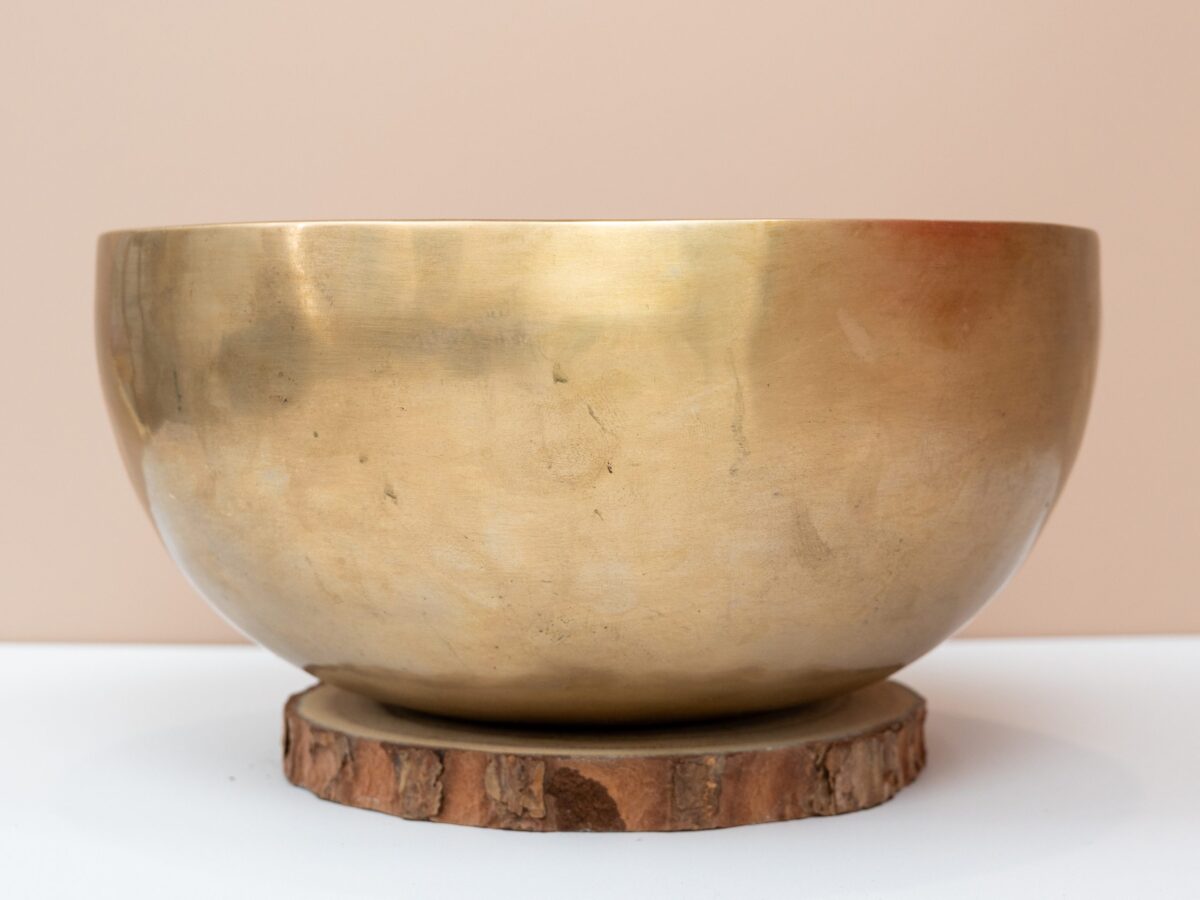 06.02.20260048 Chuông Xoay Himalaya Vàng Trơn Note D3 | Ø22cm | 1.353kg