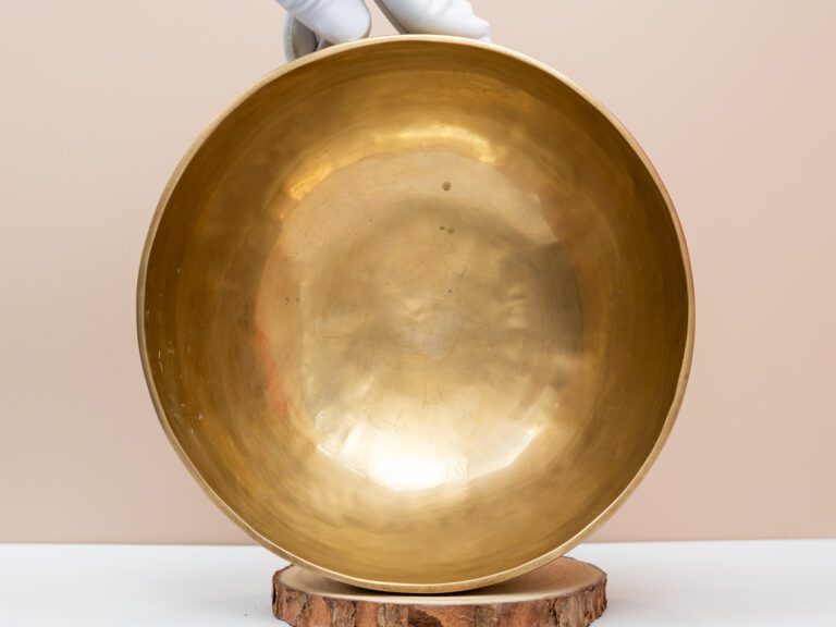 Chuông Xoay Himalaya Vàng Trơn Note D3 | Ø22cm | 1.353kg