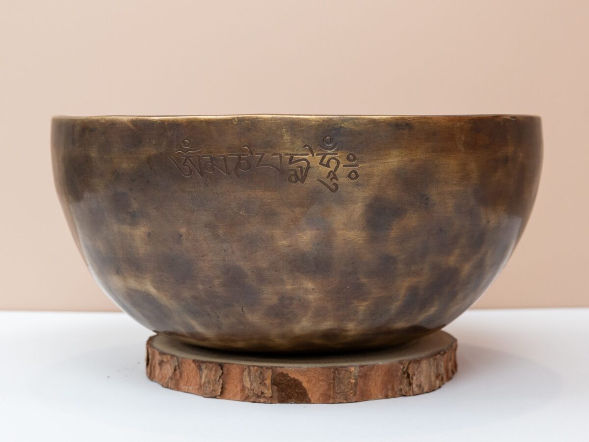 06.02.20260069 Chuông Xoay Himalaya Màu Cọp Khắc Full Moon | E3 | Ø22cm | 1.55kg