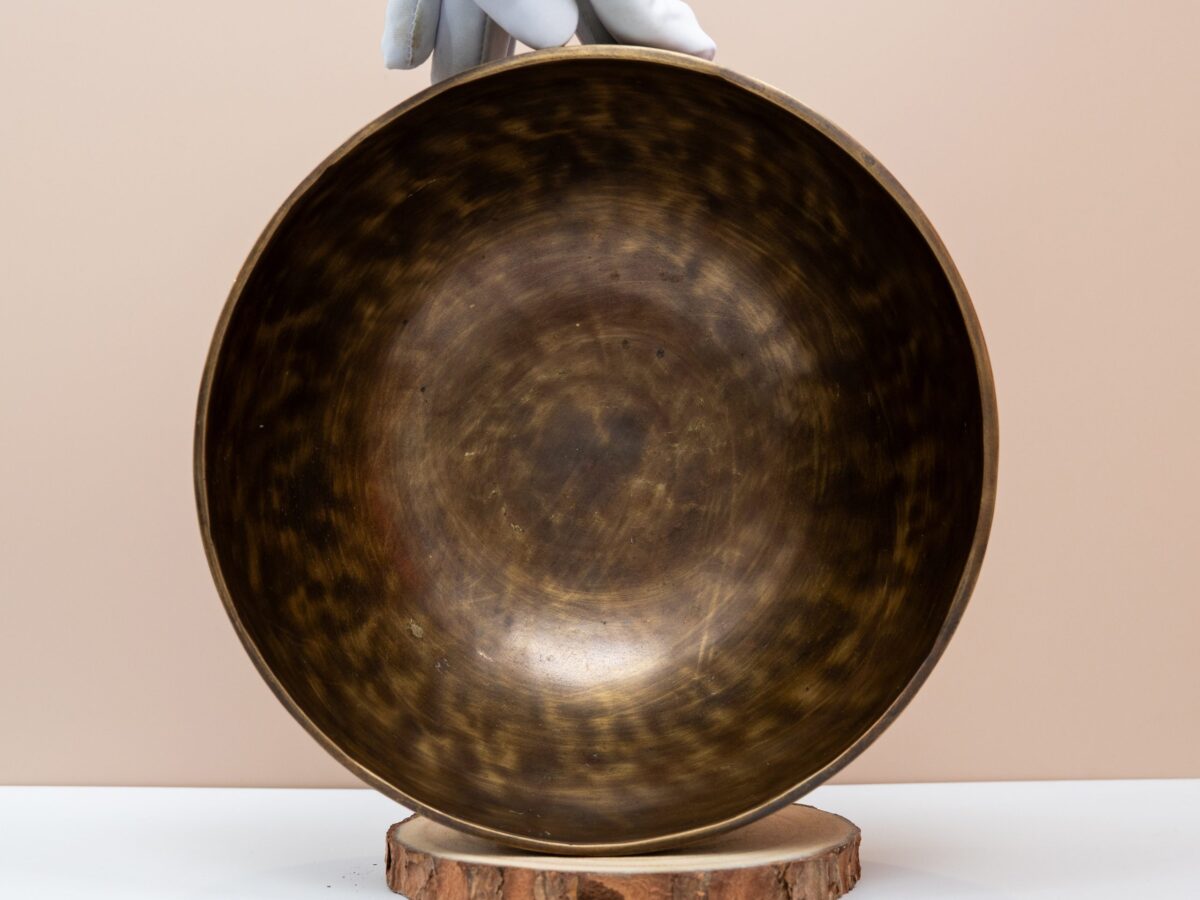 06.02.20260070 Chuông Xoay Himalaya Màu Cọp Khắc Full Moon | E3 | Ø22cm | 1.55kg