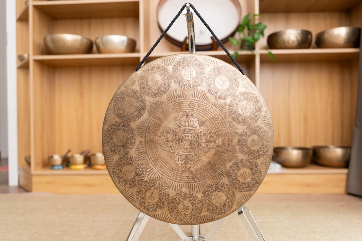 Gong Nepal Cầm Tay Khắc Chùy Kim Cương & Mantra – C3 | Ø 40cm | 1.8kg