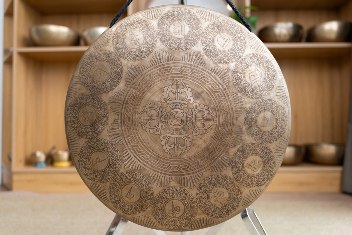 Gong Nepal Cầm Tay Khắc Chùy Kim Cương & Mantra – C3 | Ø 40cm | 1.8kg