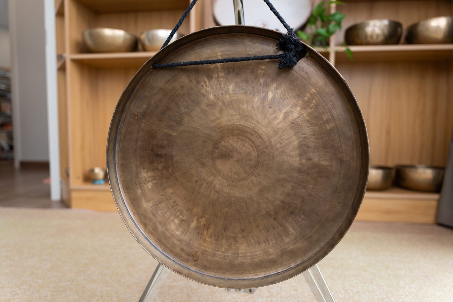 Gong Nepal Cầm Tay Khắc Chùy Kim Cương & Mantra – C3 | Ø 40cm | 1.8kg
