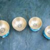dsc00017 Bốn bát thiền đồng trên nền xanh đá