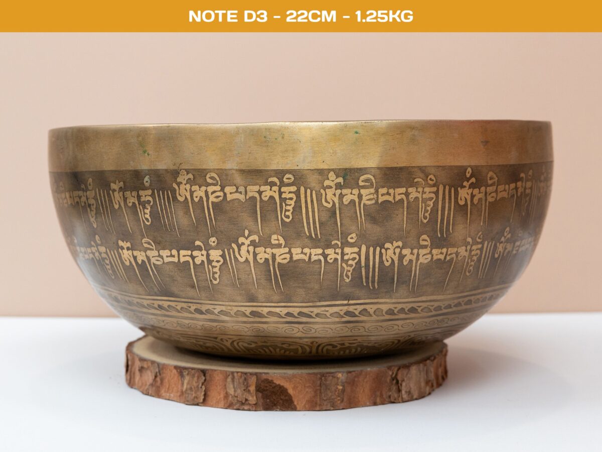 06.02.20260034 Chuông Xoay Himalaya Vàng Khắc Chú Om Mani Padme Hum | D3 | Ø22cm | 1.25kg
