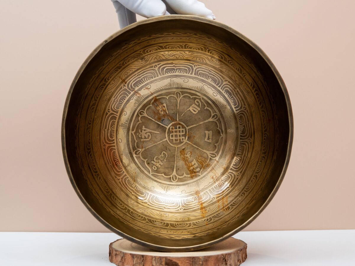 06.02.20260037 Chuông Xoay Himalaya Vàng Khắc Chú Om Mani Padme Hum | D3 | Ø22cm | 1.25kg
