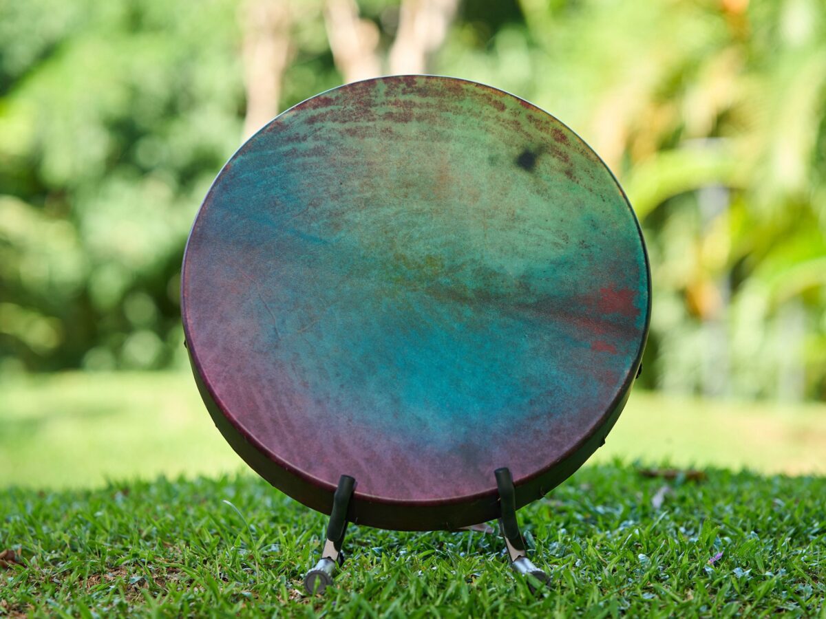 DSC00015-05132026 Trống Shaman 56cm Da Dê, Đính Đá Thạch Anh Trắng